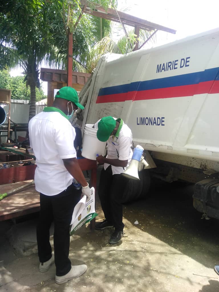 MsppOfficiel's tweet photo. #COVID19
#MSPPHaiti
#UCRP
#DPSPE
Ce dimanche 26 juillet 2020, les Officiers Sanitaires du #MSPP ont continué à sensibiliser les visiteurs et les pèlerins des fêtes patronales de Saint Jacques Majeurs à Plaine du Nord et de la Sainte Anne à Limonade.
https://t.co/NcqpQIeqsv https://t.co/hq2K3ylBU5