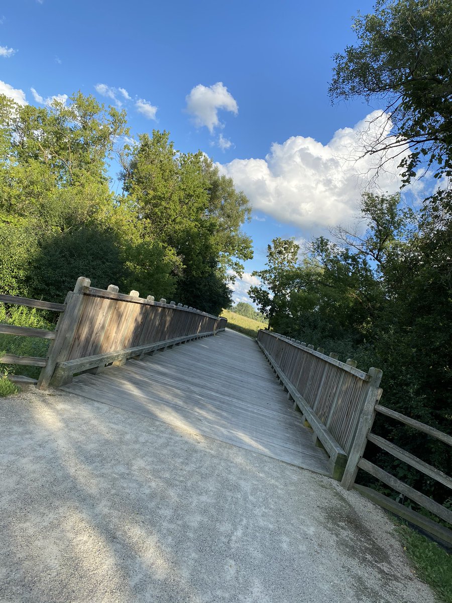 LondonMS_7B's tweet photo. Bridges symbolize change and flexibility! They show us this simple philosophy: When you are on one side, you can easily move to the other side!  -Mehmet Murat ildan https://t.co/NcEUVCWuIi