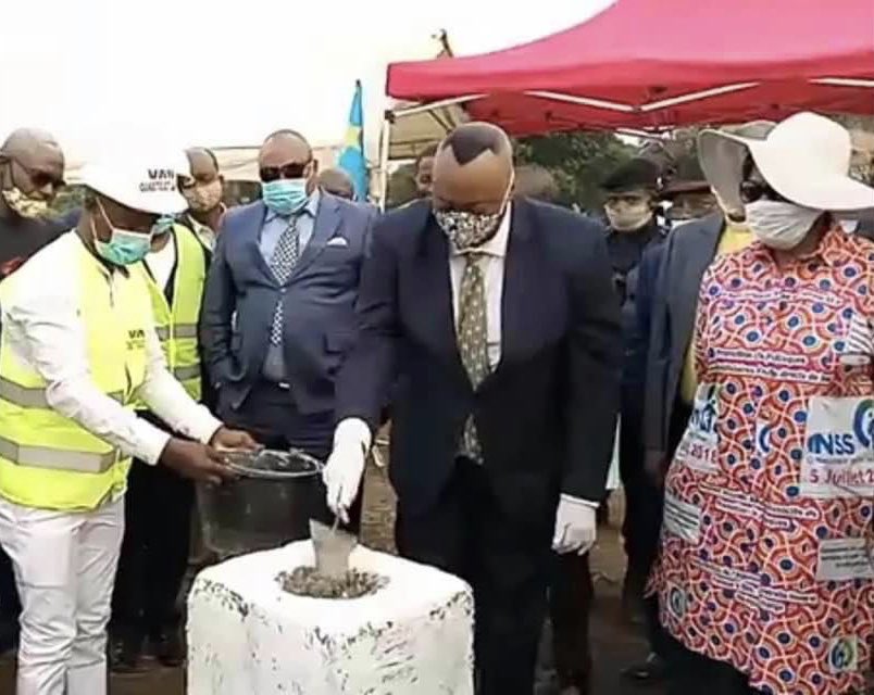 officialmutombo's tweet photo. Today was very emotional day for me and my family.  I know that my late father, Samuel Mutombo will be proud today for the groundbreaking of the new school in his ancestral village, Kasai Province-Congo🇨🇩. He served as a teacher for 38 years. #thedikembemutombofoundation @nba https://t.co/tqSOPaarOv