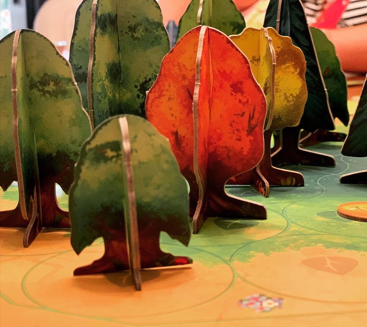 LostGravityGms's tweet photo. Getting lost in the forest of Photosynthesis on this lazy Sunday
#lostgravitygames #boardgames #games #tabletopgames #gameday #gamenight #familygames #gaming #playmoregames #gameshelf #boardgameday #bgg #boardgamegeek #photosynthesis #blueorangegames #forest #lazysunday https://t.co/pll4GYagFO