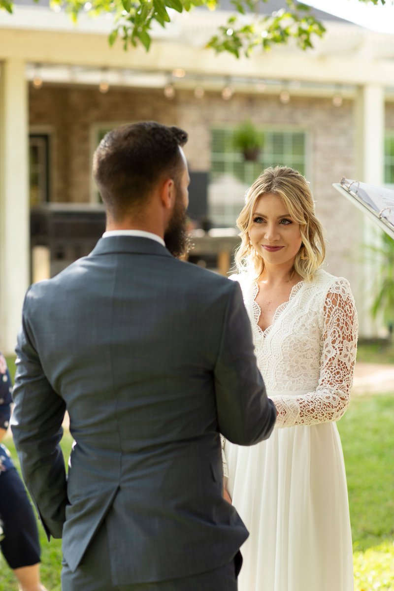 ChelseaAllenn's tweet photo. Got married at at our own home and honestly, 10/10 would recommend. https://t.co/eQRoiTAnQt