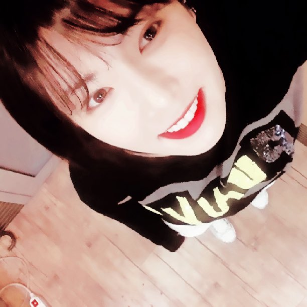 bunnyh_yy's tweet photo. ، 🔪` ᥲll.事件 ⃗updᥲtᥱs ⸝ 喂 : 𝐁𝐔𝐍𝐍𝐘ꜜ O7.26%_追溯 › #KND1stEP ₊ ! ❞
⠀
Fotito aérea para decirles lo mucho que amo lo ultimo de Kids Next Door con #OutOfMyLimit. Miren la carita de felicidad que pongo de puro oírla. ¡La recomiendo! https://t.co/iYSFxltYca