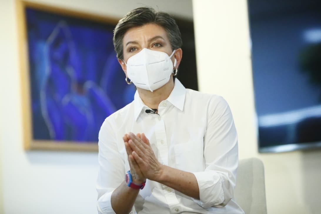 Bogota's tweet photo. #Atención🔴A las 3 nuevas medidas en Btá pactadas con el @MinSaludCol, @Fruizgomez, que empiezan a regir desde el 27 de julio

1. Toda persona que tenga hipertensión, diabetes y obesidad debe quedarse en casa independientemente de que su localidad esté o no en #CuarentenaEstricta https://t.co/R8iXmRzGPr