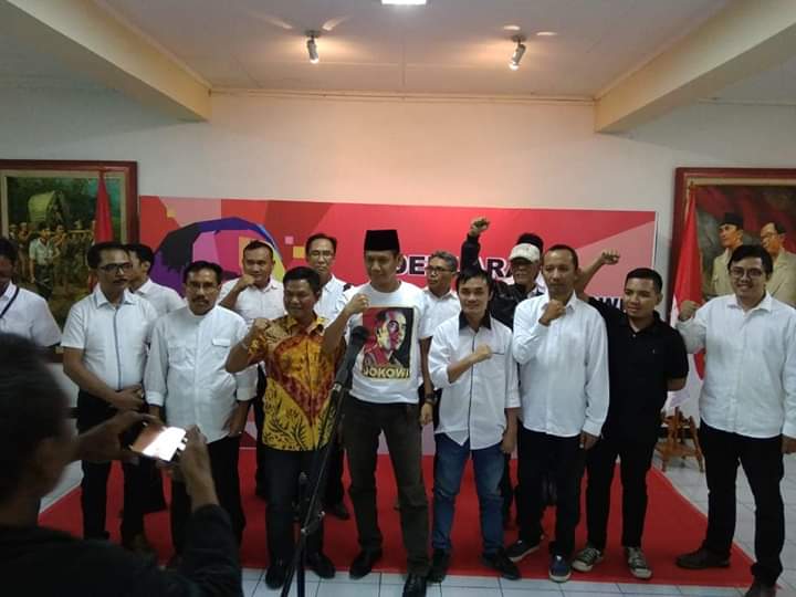 IndraJPiliang's tweet photo. Hari ini, bertepatan dg HUT ke2, akan kami umumkan Susunan Pengurus Komite Pimpinan Pusat (KPP) Perhimpunan Sang Gerilyawan Nusantara periode 2020-2024. #BreakingBreak https://t.co/oBqsGSgJ96