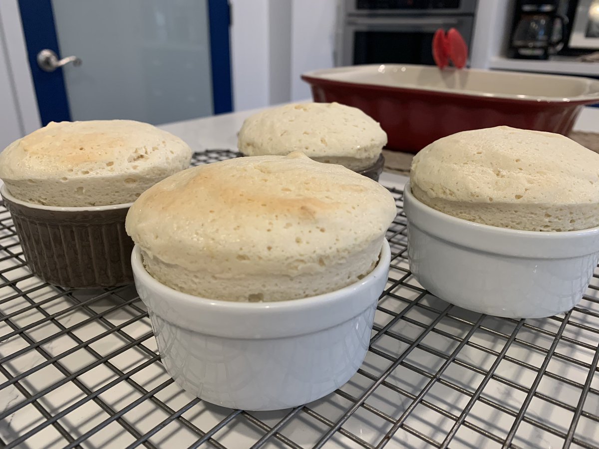 bravo_kitchen's tweet photo. Ladies and Gentlemen, I present...
Lemon Soufl-ake!!! 🍋

This refreshing citrusy snack has the texture of angel food cake with a mild yet enlightening taste of lemon. An instant favorite done in minutes!!

#KitchenBravo #instagood #chef #cheflife #pastry #bake #letmeeatcake https://t.co/hnBArAcyQu