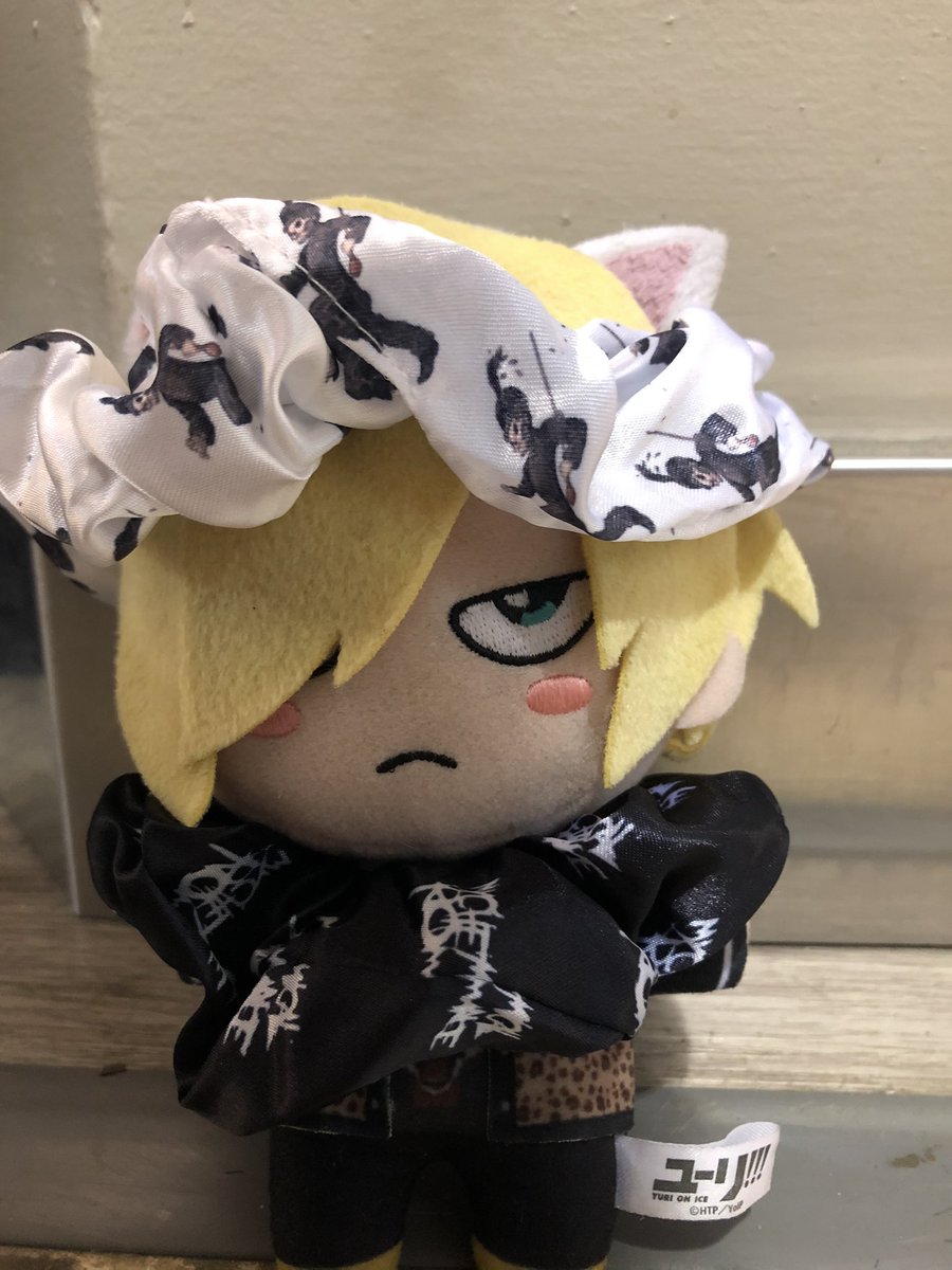 PLUSHYURIO's tweet photo. #fashion #mychemicalromance #yurio #anitwt #model https://t.co/8ubY7VPuGB