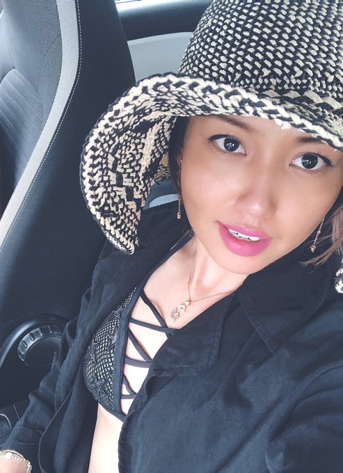 海边发现一只大肉肉😍 Just gave a massage to these special sand https://t.co/UoDFxKe5TR<a href="/tag/newprofilepic"class="tags"><span>#newprofilepic</span></a>