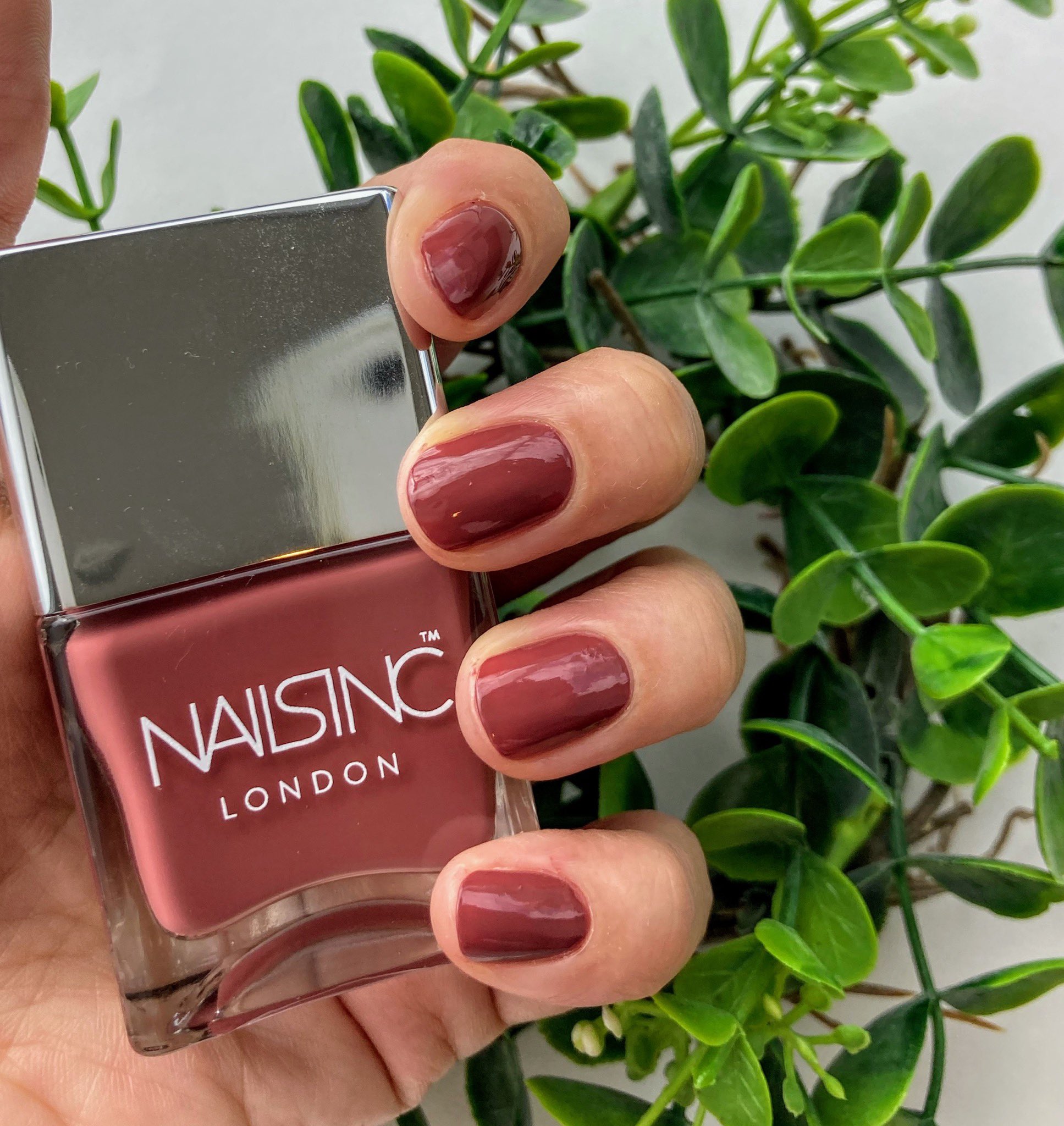 Rio Daily Nails Nailsincのジャストドロップド くすんだ赤みブラウンピンク 夏にしたいこっくりカラー ピンクとブラウンのいいとこ取り Nailsinc ジャストドロップド Rioセルフネイル セルフネイル セルフネイル部 インポートネイル モテネイル