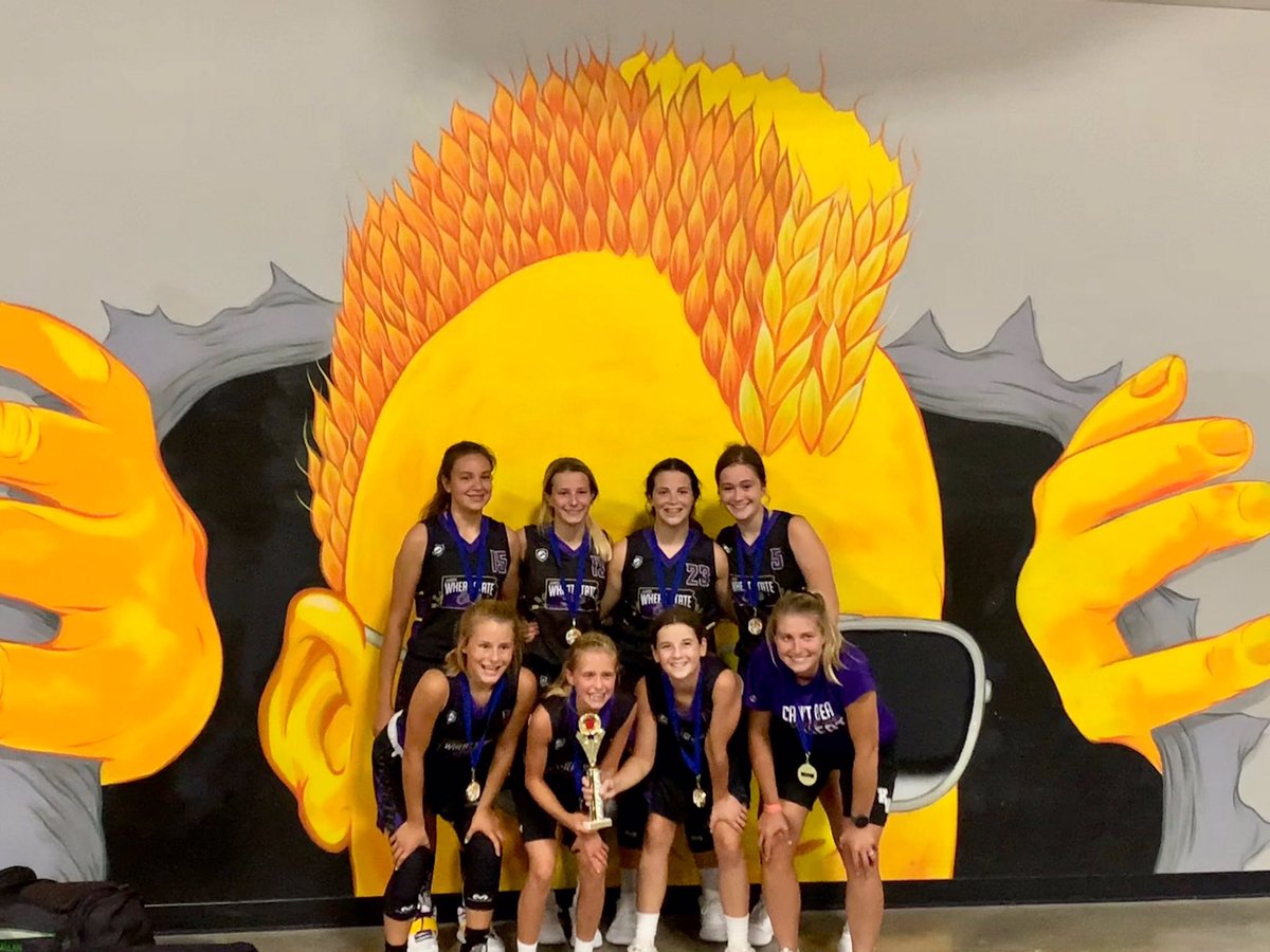 Boo_New2's tweet photo. Proud of my girls!! Played great this weekend!! Finally got 1st place!! 🏀 https://t.co/wd90qtDSq1
