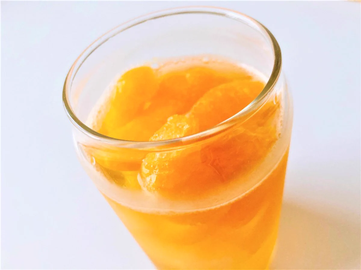 セブンのみかん氷とジャスミンティーを合わせると？「みかんフローズンティー」が完成する！