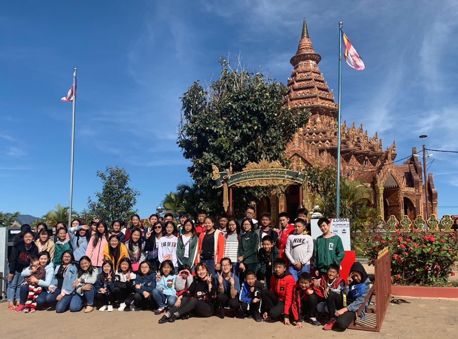 FuqingIn's tweet photo. Silhouettes of Volunteer Chinese Teachers（94）
    Participating in the graduation trip of the sixth graders, we were very happy all the way and met a black cat with a white beard.
Chinese Teacher Volunteer：Zhang Beibei https://t.co/SYcgpgm9yh
