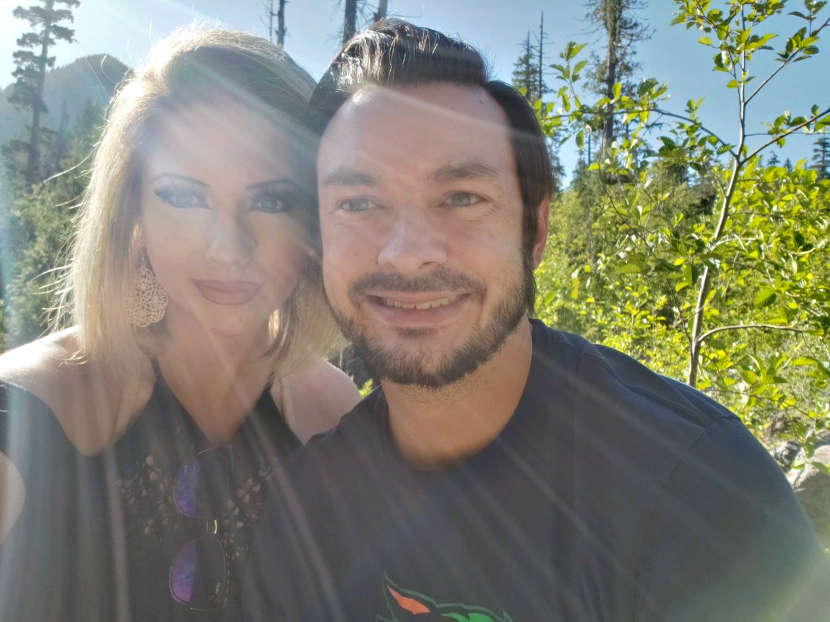 VinylVictoria's tweet photo. A good weekend indeed.🌻 https://t.co/FJOjVBc8zU