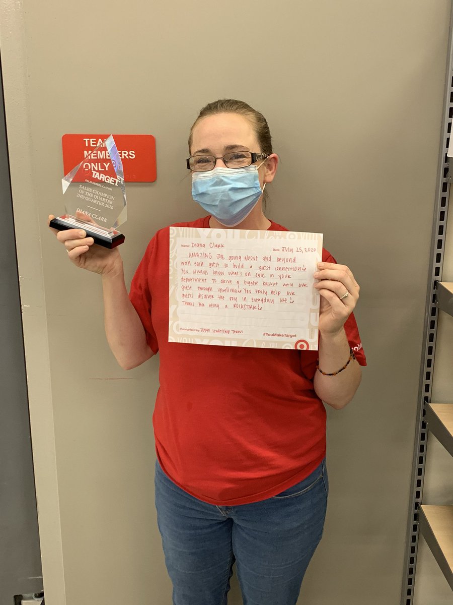 Rusty08's tweet photo. Congrats to miss DIANA From #T0940 #STYLECONSULTANT  for winning  this quarters sales selling awarddddd ....🔥🔥🔥🔥🔥🔥🔥@SamBorrego922 @Rocio_Sierra_AP https://t.co/CpnzxvM5el