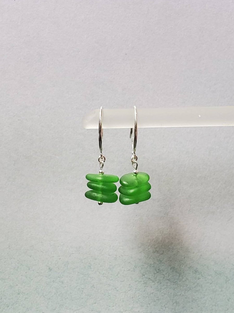 saltedbayonet's tweet photo. Glorious green #handmade, genuine #seaglass &amp; sterling silver #stackearrings. https://t.co/ZgsOpTLzyt #seaglassjewelry #genuineseaglass #seaglassstack #surftumbled #greenseaglass #seaglassearrings #stackedseaglass #handmadejewelry #handmadeearrings #seaglassstacks #beachlife https://t.co/vknyWrUk89
