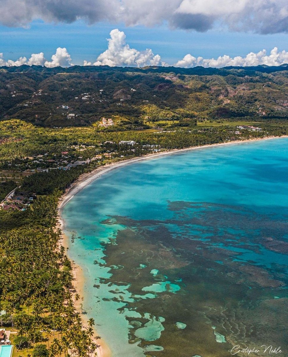 Aquí hay más postales por si alguna revista internacional no encuentra una foto adecuada de Samaná.