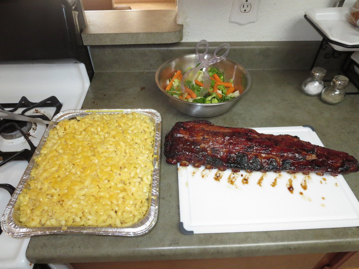 AGreatVictory's tweet photo. Dinner Time!!! #Blessed #ChefLaura 👩🏻🍳😍🍖🥗🧀
#CookingWith 👉🏾 #Mikiexican
https://t.co/U5LEU3gp71 https://t.co/fhJXgiG3um