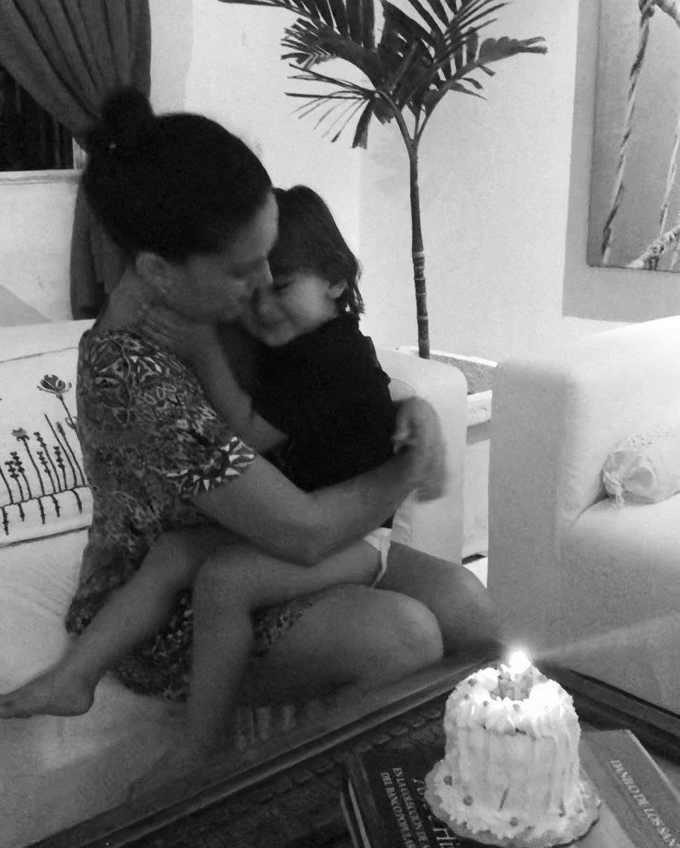 IsabetSoto's tweet photo. El tiempo jamás pasa en vano 🎈 #GoodVibesOnly Agradecimiento y conocimiento definen esta vuelta al sol completada.
#BlessingsFromAbove #LaPrinky #HappyBirthday #25Julio #Leo https://t.co/2e7PvlrevY