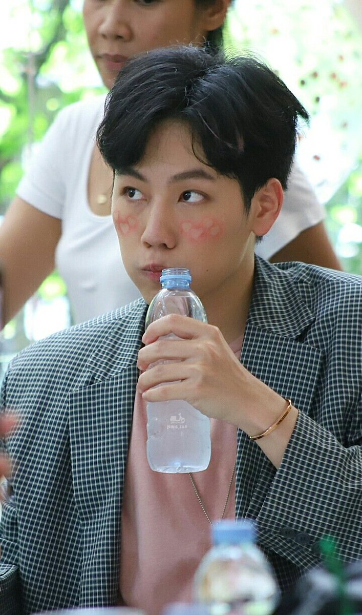 ning_zaa's tweet photo. น้อนวอร์ 😳
#JumixYinWar https://t.co/0QNA9ffZtN