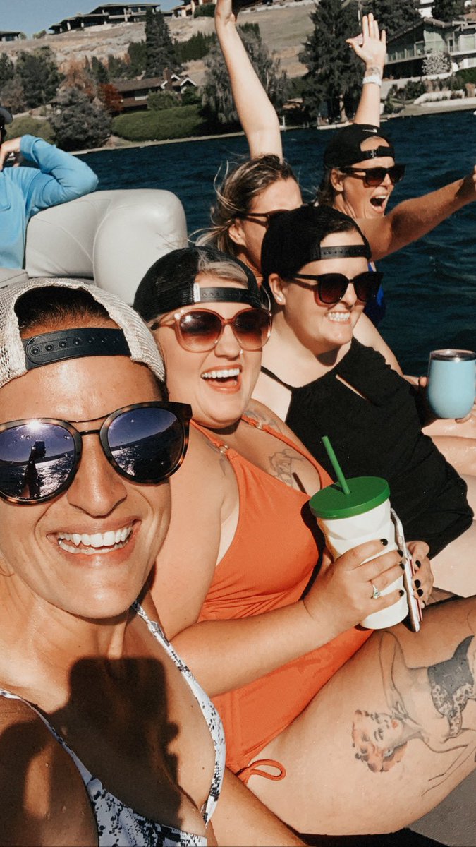 corisuemetzgar's tweet photo. #29again #birthdaygirlsgetaway #lakechelanshenanigans https://t.co/9wkvLI7nBz