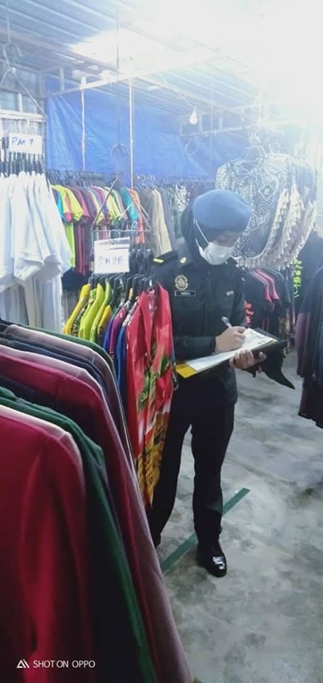 KPDNPerak's tweet image. 25-26 Julai 2020 | Pemeriksaan bersepadu penguat kuasa KPDNHEP-Perak di #PulauPangkor telah dilakukan sekitar #PulauPangkor &amp;amp; #TelukNipah. @mykpdnhep @Nforceteam1 #KPDNHEP #Perak2020 #PangkorBebasCukai2020 #COVID19 #KitaJagaKita #KawalanKendiri