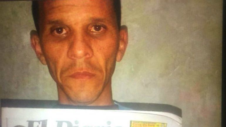 estendenciavzl's tweet photo. "Gilber Caro" es tendencia luego de las declaraciones que dió la hermana del diputado, el mismo,se encuentra detenido por funcionarios de Nicolás Maduro 

“Mi hermano me dijo llorando, que se está volviendo loco” https://t.co/5OkVFtbg5j