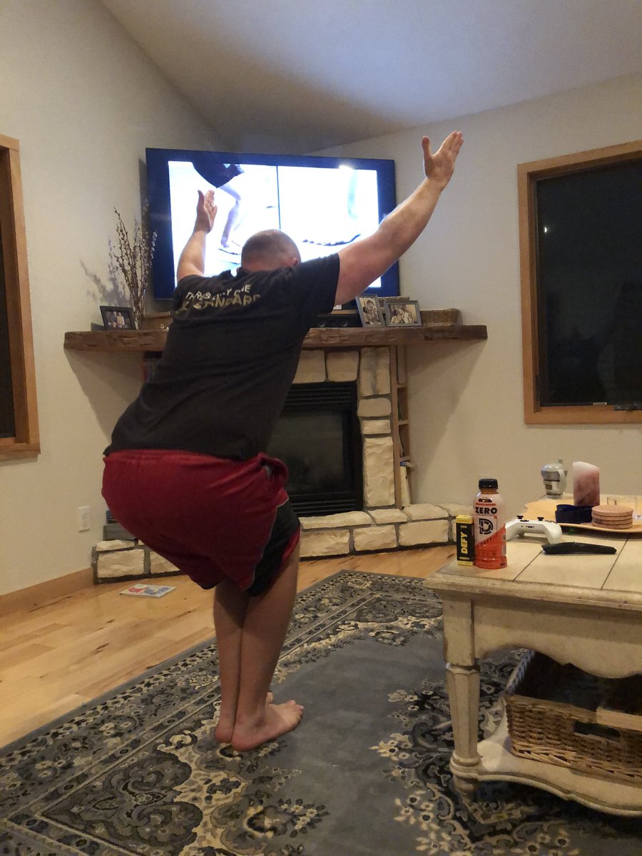 TKO30TD's tweet photo. Day 21: Nice little yoga session to cap off the weekend! Adding some great recovery with @DEFY! #TD30 #DefyNation #workout https://t.co/B4XLeHNnIW