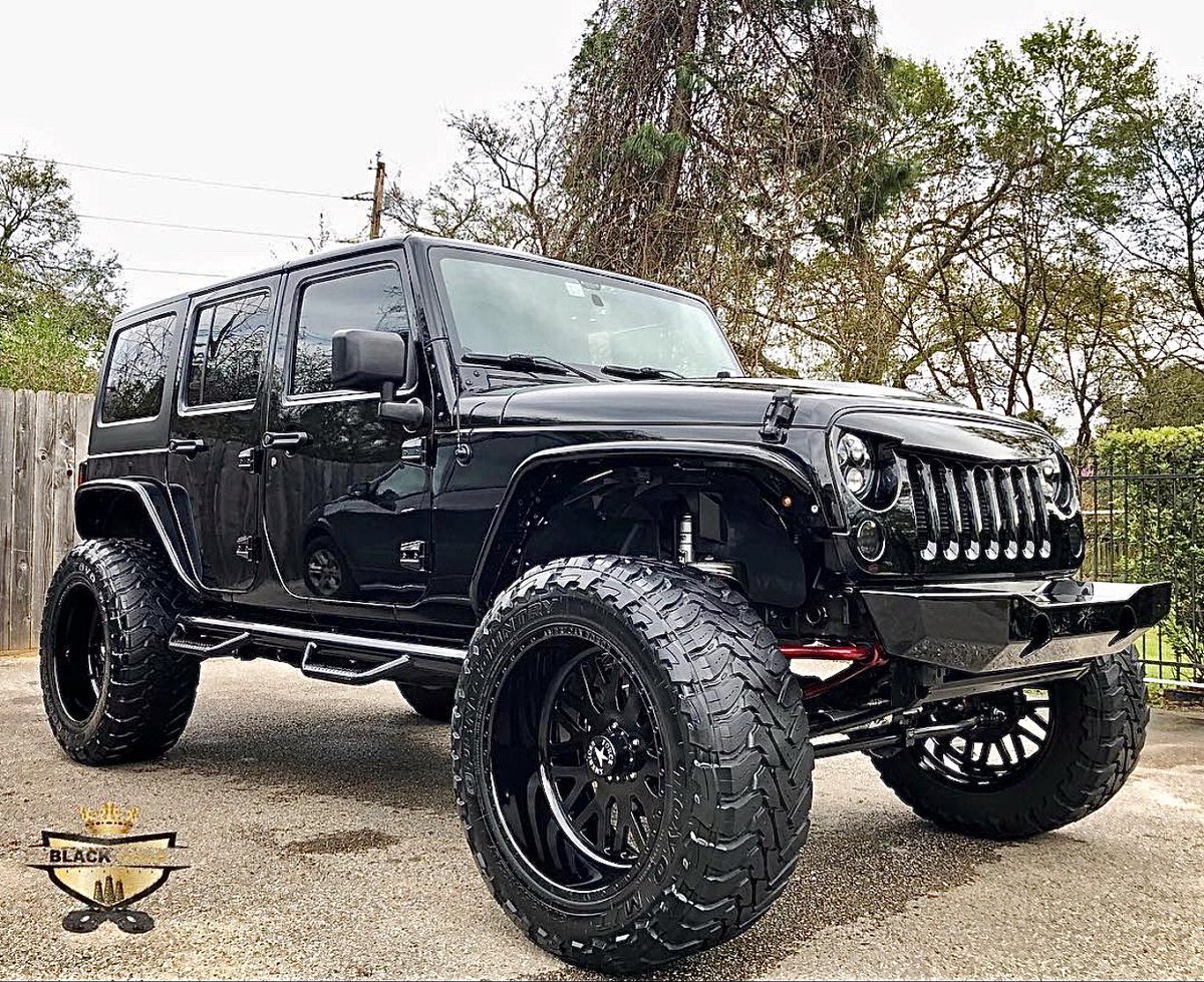 footwork_king1's tweet photo. TRANSFORMER 🎱♠️.

Built by: @AllOut_Offroad 
Detailed by: Black Gold Auto Spa.
&amp; I give credit for all ideas for my Jeep to @markcardenas . https://t.co/zUb2DoAZFu