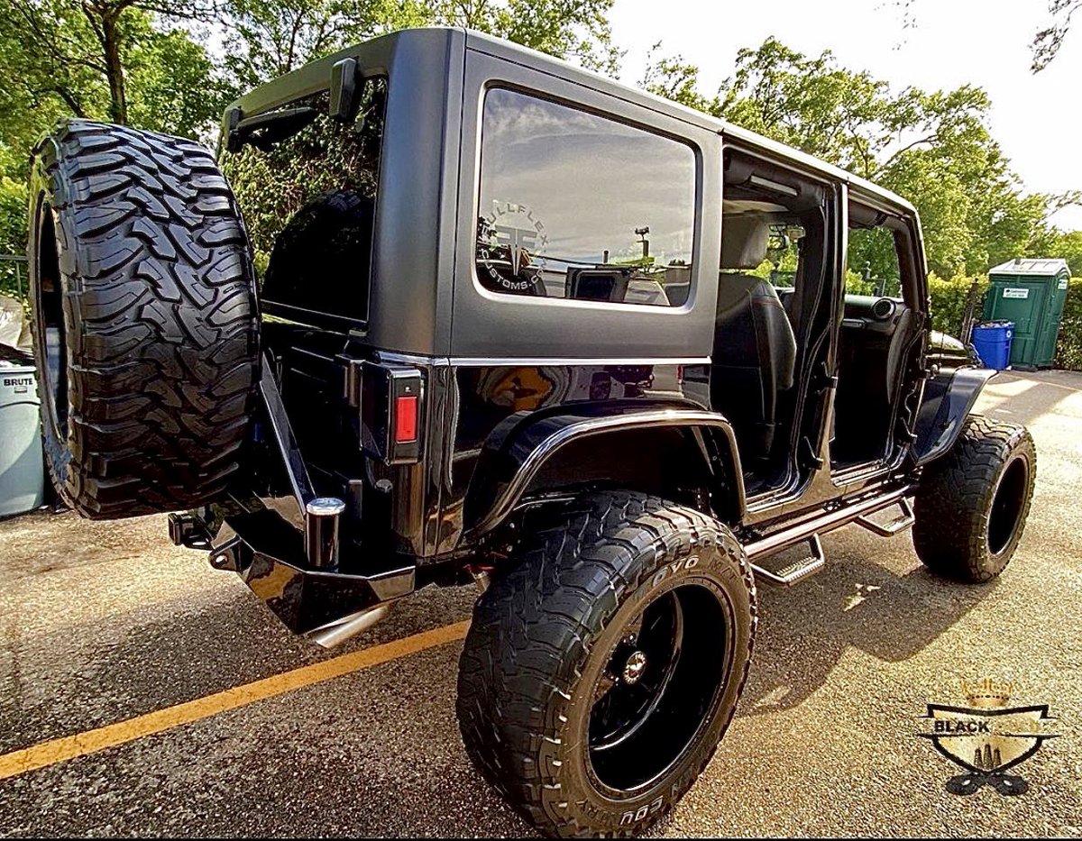 footwork_king1's tweet photo. TRANSFORMER 🎱♠️.

Built by: @AllOut_Offroad 
Detailed by: Black Gold Auto Spa.
&amp; I give credit for all ideas for my Jeep to @markcardenas . https://t.co/zUb2DoAZFu