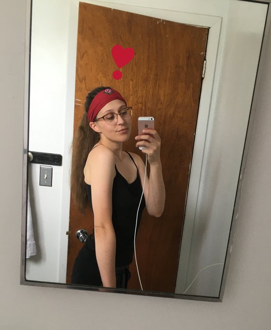 😌 hello https://t.co/hhECvodoIb