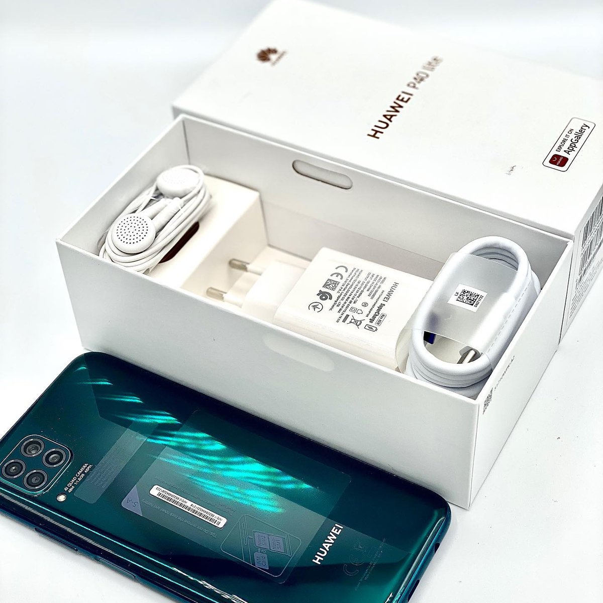 Krimou_tech's tweet photo. HUAWEI P40 LITE 🔥🔥🔥
Ecran: LCD IPS 6,4 pouces 
Mémoire interne: 128 Go
📳RAM: 6 Go 
👾CPU: HiSilicon Kirin 810 
📷 Caméra arrière: 48mpx + 8mpx + 2mpx + 2mpx
📸 Caméra frontale: 16mpx
🔋Batterie: 4200 mAh 
.
.
.
#huaweitaly #huawei #huaweip40lite #huaweitelefon #huaweip40pro https://t.co/17IVFQgcgF