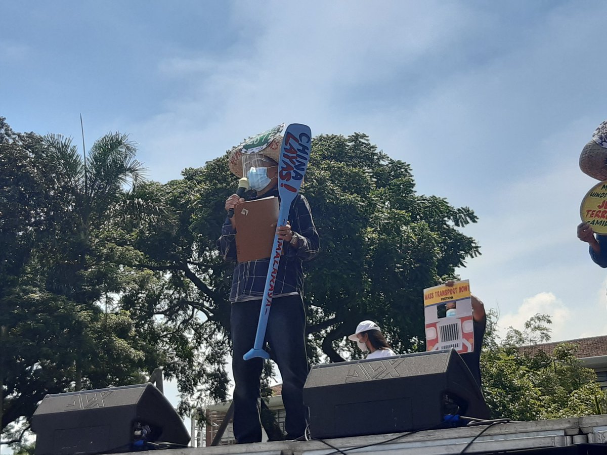 Manny Manato, ULAP Kilos Maralita: Ayuda sa magsasaka at mangingusda, hindi pulis at sunadlo ang kailangan namin ... Si Pangulong Duterte ay manhid sa pangangailangan ng masa.  #WakaSONA2020