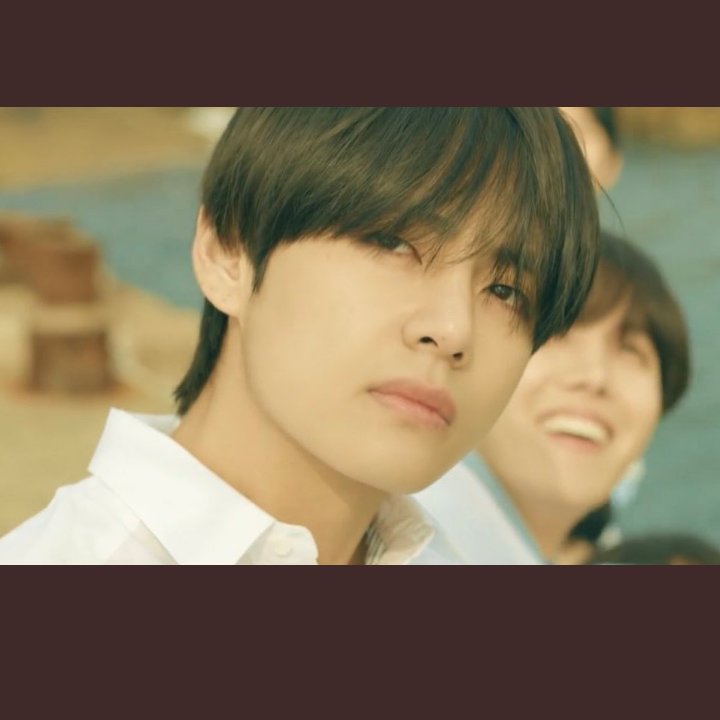 Estrell50002931's tweet photo. Pues si, tal ves tae ya soño todos los finales que podría tener cada viaje que tenga jin 

Y por eso quiere detenerlo de alguna forma, tal ves hasta acabando con su vida :0 

Y por eso robó las flores (? 
Para que jin deje de viajar!
#bts #SMERALDOBOOKS https://t.co/MSSWtecNrO