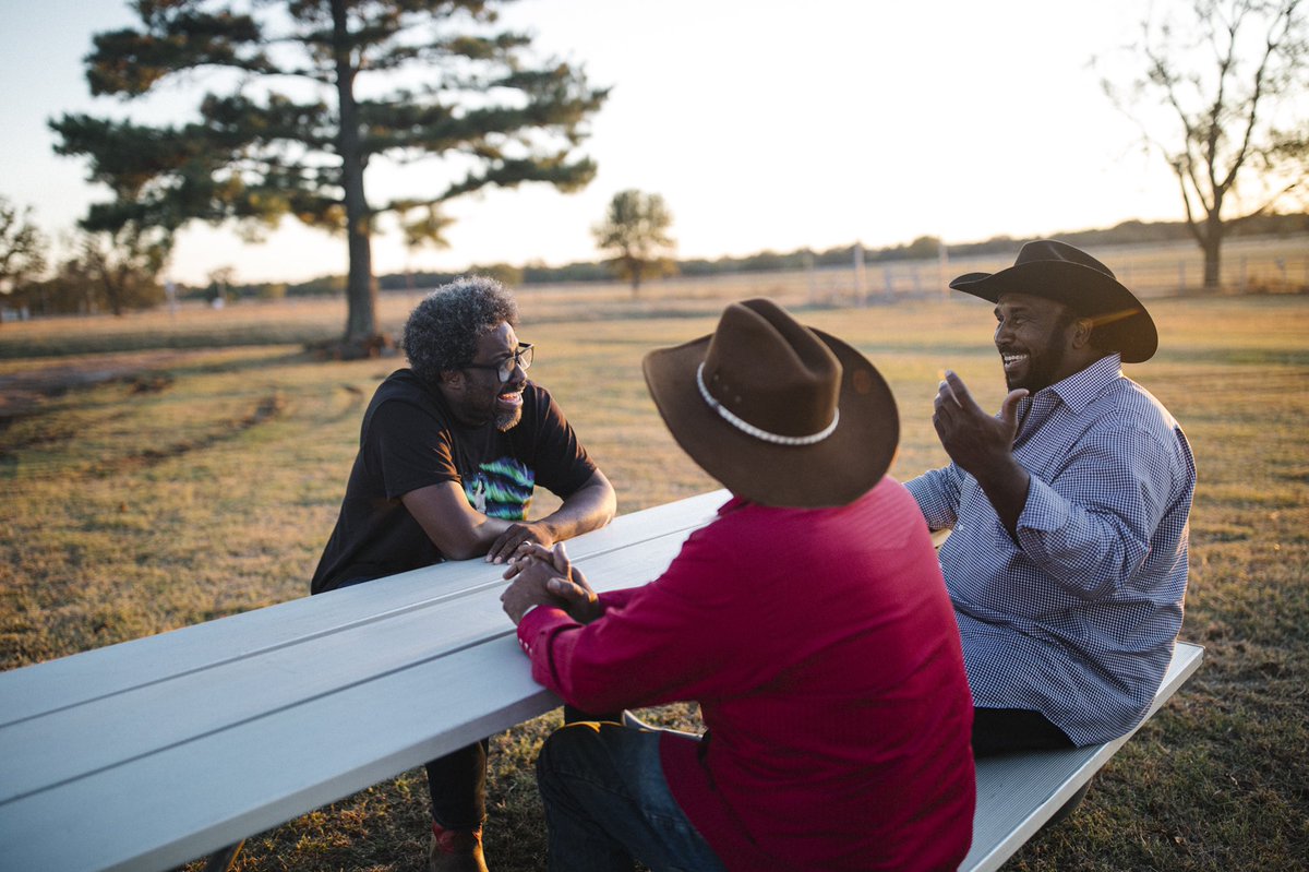 The Circle R Ranch was absolutely stunning. I kinda of understand the term (heartland) now. The land was so flat the sunsets just lit the entire sky in a unique way.  #UnitedShades