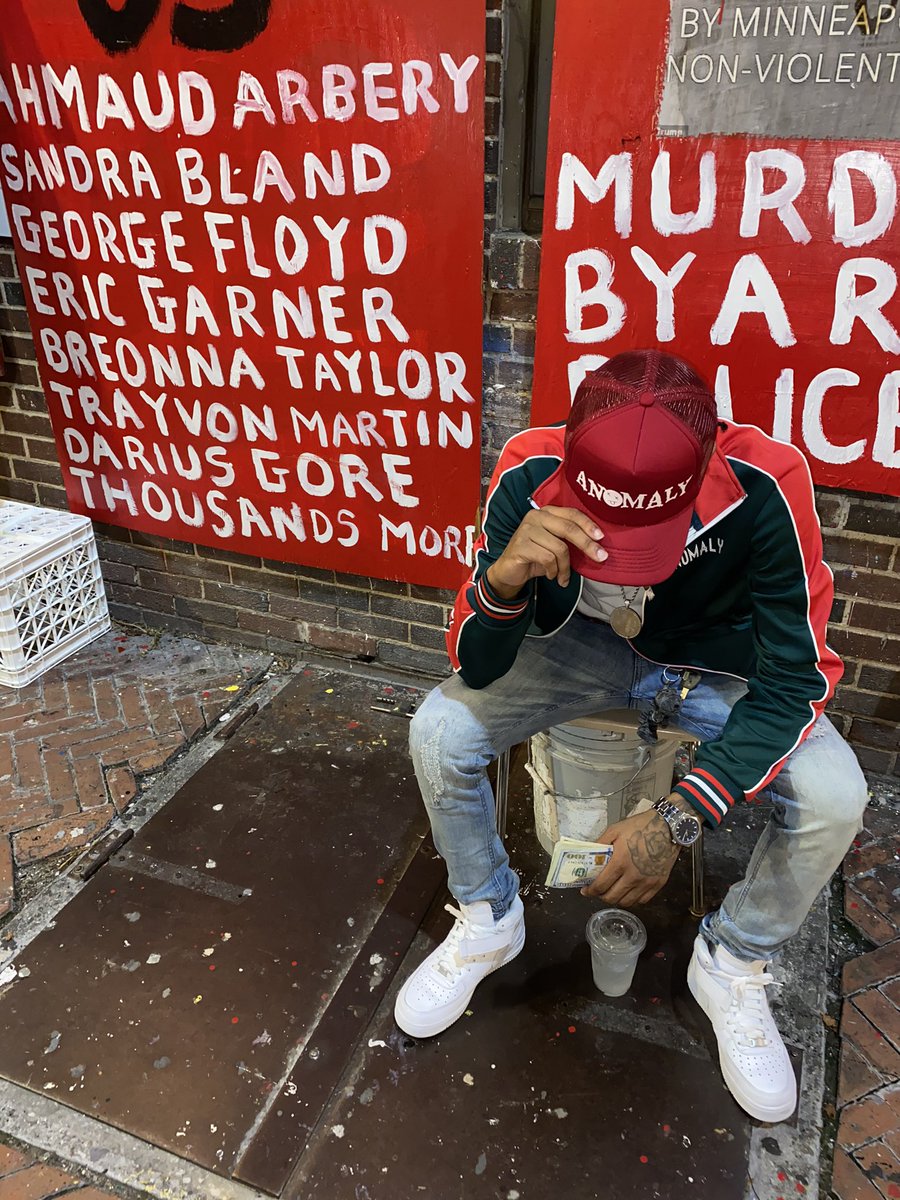 _tdrlorrobert's tweet photo. I An Doing To Bad Im SOMEBODY You Can GOOGLE me 🤍❤️✨💸 #ProjectRebel🎸 #YounginFromDa$outh💚 #BlackLivesMatter 🖤✊🏽 Shop W My Clothing Line 🔥 https://t.co/W0GDWcHxWs