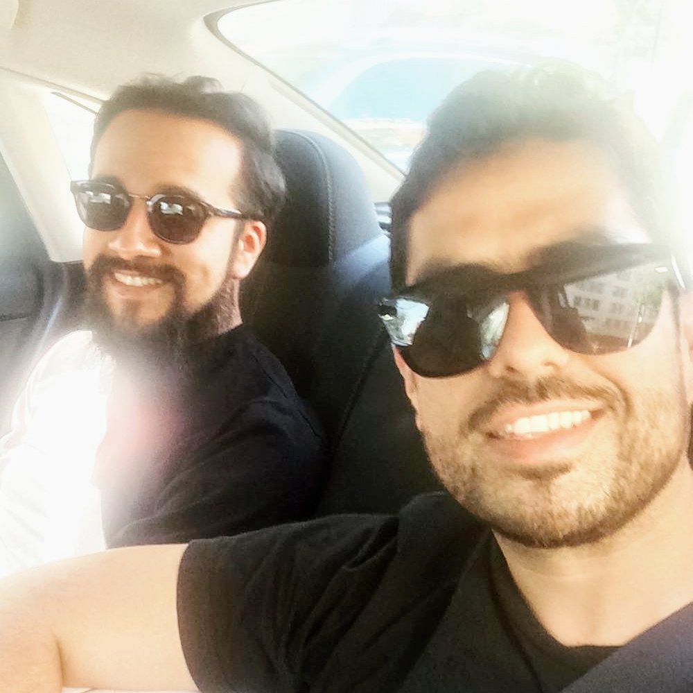 Gnesis's tweet photo. Hoy cumple años mi amigo y socio @ab_g aka Julio Amador. Siempre he contado con su apoyo y estoy muy orgulloso de compartir junto a él retos, logros y errores en @TheMotherBase durante estos años. Gracias por tu amistad, ¡Te deseo lo mejor amigo! 🐺👊 #WeAreDiamondDogs https://t.co/p2y7DeBa5V