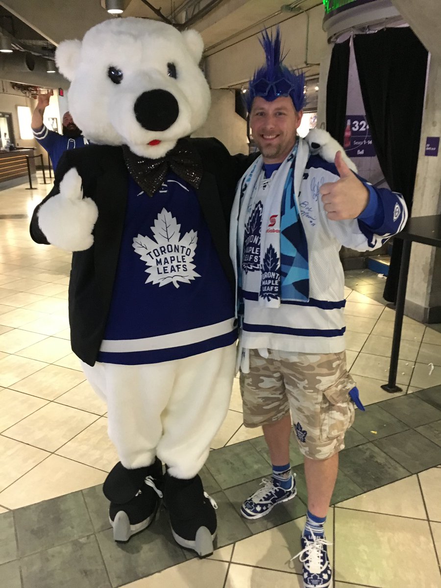 chrisd6979's tweet photo. @TheFordFANatic @FordCanada I was busy building my Back fence today ... hope I made the cut 🔵⚪️ #LeafsForever #GoLeafsGo #HomeFan #SuperFan #BleedBlue #PlayOffReady let’s do this #LeafsNation @MapleLeafs 🚨@CarltonTheBear https://t.co/5ER87kgfci
