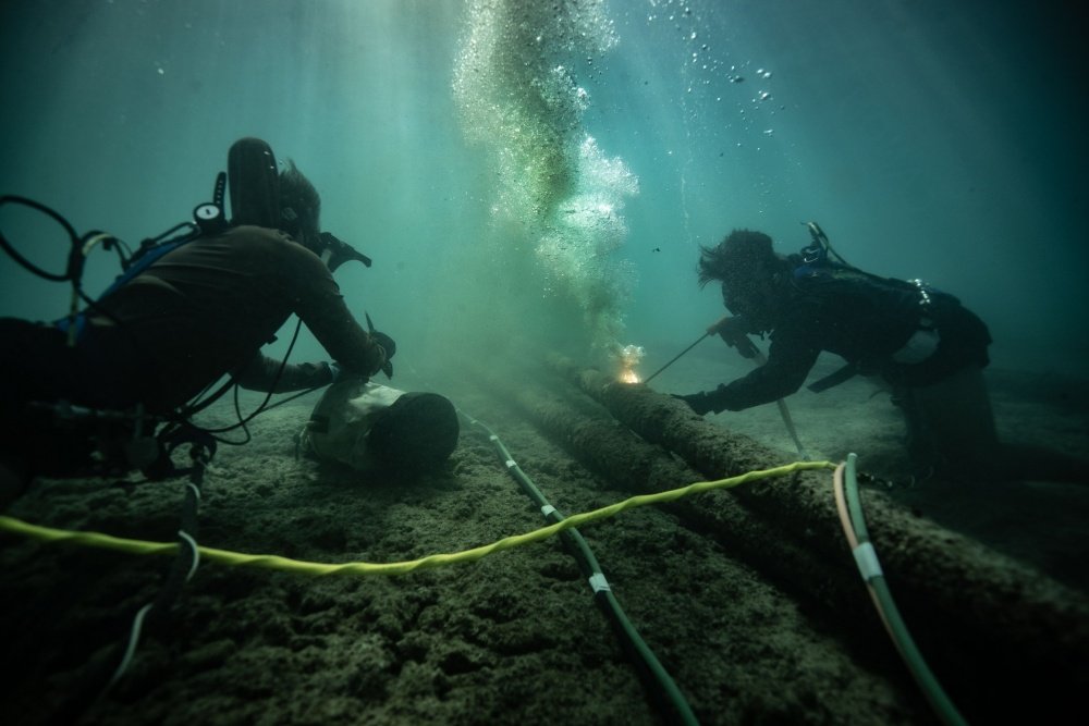 USNavy's tweet photo. Mobile Diving and Salvage Unit-1, NAVSEA Remove Defunct FORACS Equipment off Nanakuli Beach

Read⬇️
https://t.co/y7S7dPPRIQ https://t.co/arRkelmmAR