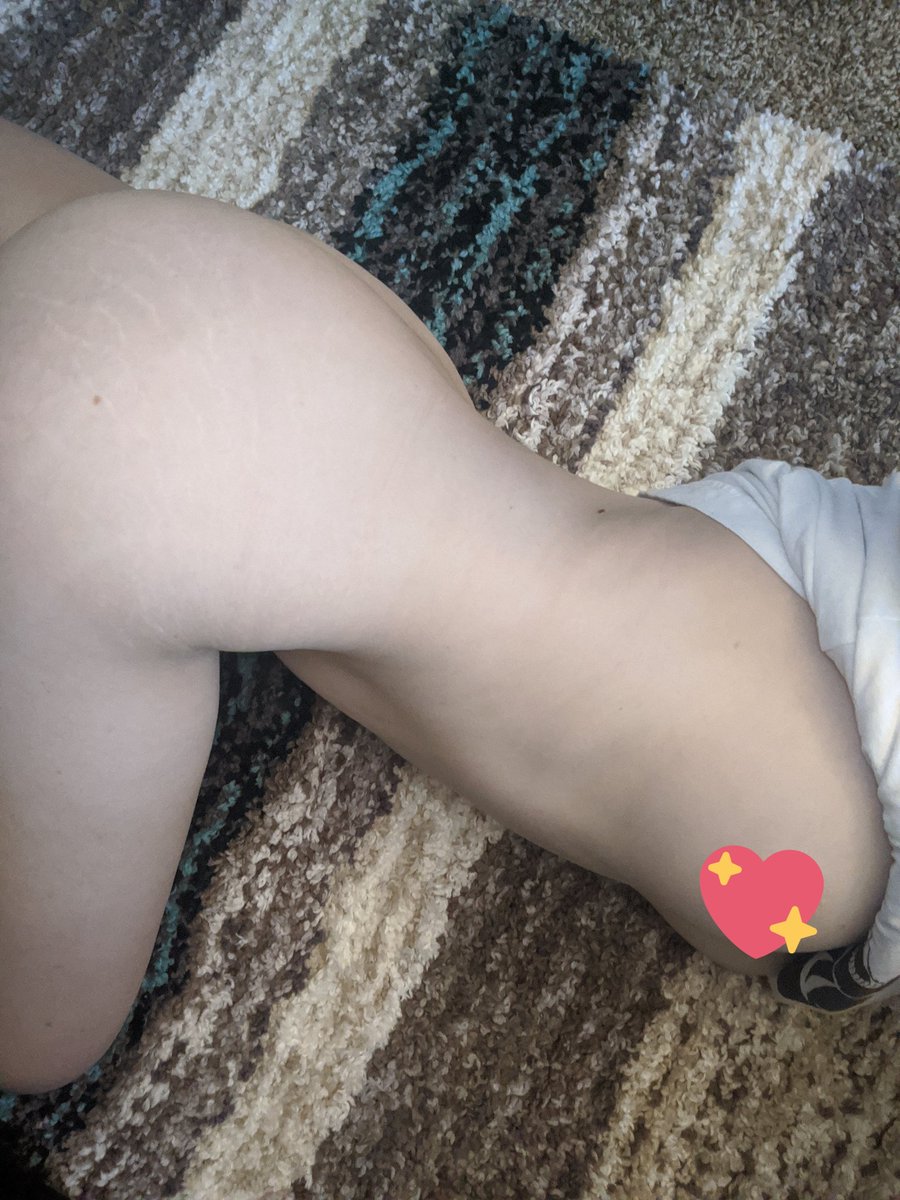 vr_bae's tweet photo. @OfBuys https://t.co/0u5s6X5ZYp
Your nerdy gamer gf who's kinda hot 🥺 https://t.co/LV7jWF46A8