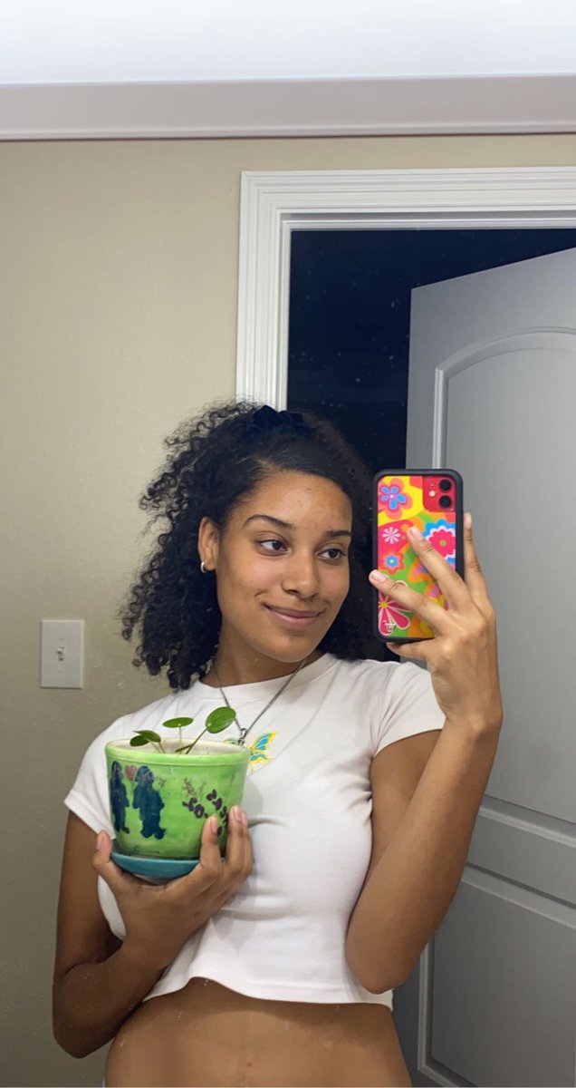 sad lil taurus b!tch🧚🏽‍♀️🦋🌱 tweet media
