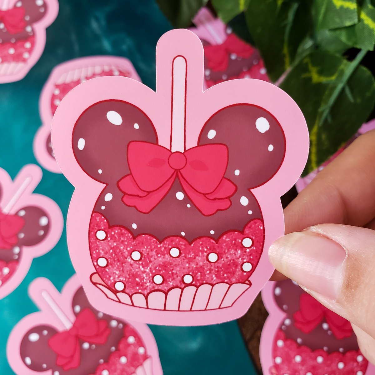whalephat's tweet photo. #minniemouse candy apples!
#disney #mickeymouse #disneyland #disneyworld #disneysticker #disneystickers #parkfood #stickers https://t.co/ORTzzZz4n9