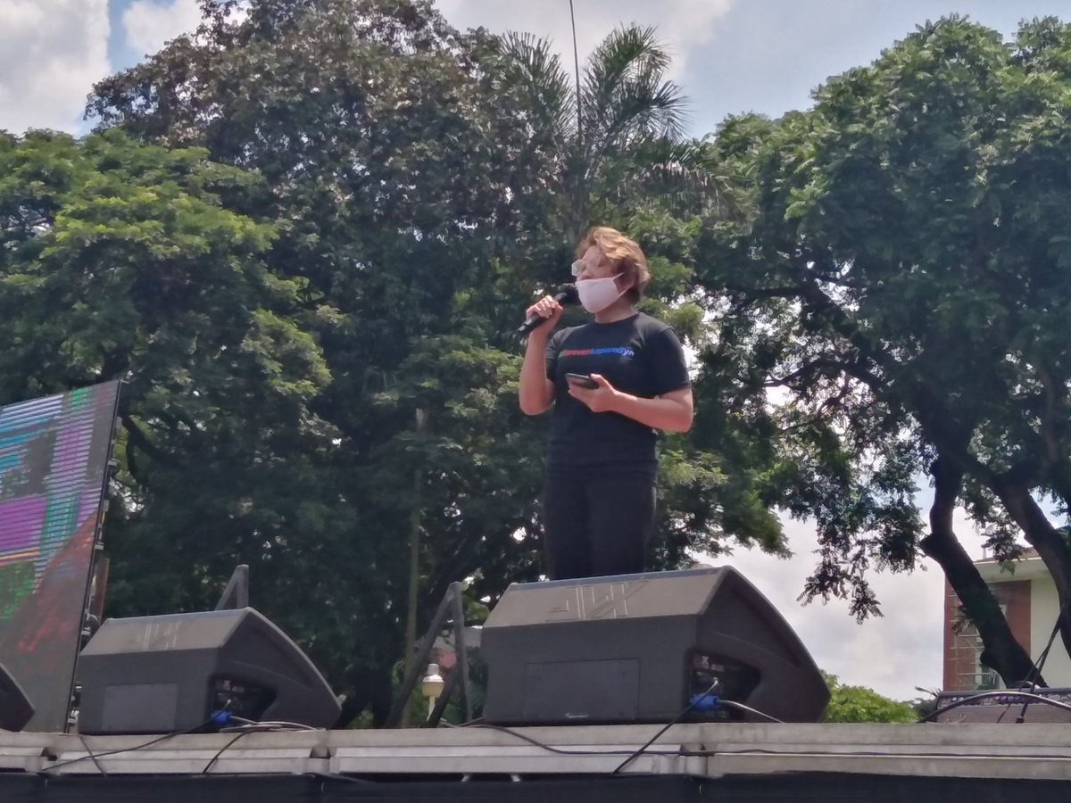 Cess Drilon,  @ABSCBNNews: Ito po ang unang beses ko na tumayo sa harap ng isang rally at tumatayo ako rito para ipaglaban ang press freedom na nalalagay sa alanganin sa kamay ng ating pangulo.