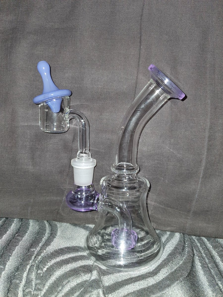 Buds420Best's tweet photo. New mini dab rig #dabrig #dabs #cannabiscommunity #cannabis #stonerfam https://t.co/s1IXAn0oEz