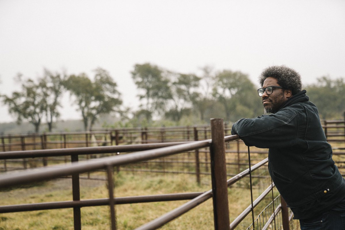 Don’t make fun of  @wkamaubell too much. Wrangling chickens is wayyy harder than you’d think.  @413Farmer just makes it look easy.  #unitedshades