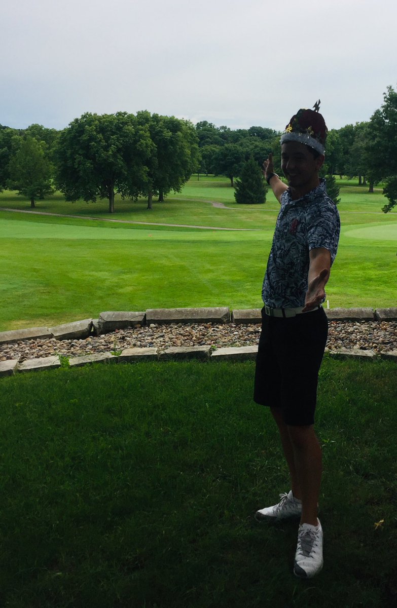 A new reign has begun; a new King of the Veenk takes his place overseeing the kingdom. Congratulations ⁦<a href="/ben_stewart02/">Ben Stewart</a>⁩ 56 today ⁦<a href="/theVeenk/">Veenker Golf Course</a>⁩ #crazygoodgolf