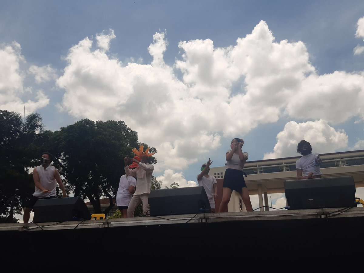 TIGNAN: Ipinahayag ng UP Repertory Company ang kanilang pagtutuol sa Anti-Terror Law sa pamamagitan ng pagsayaw sa saliw ng "I hate it when you call me terorista."  #WakaSONA2020