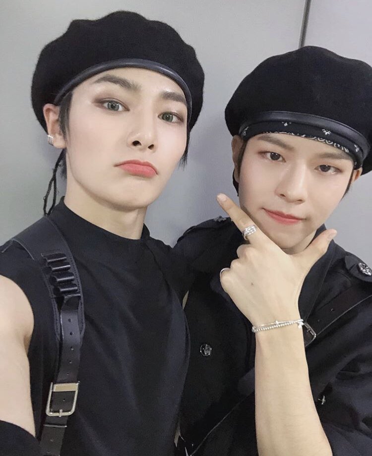 ahhh WHAT there’s more with SEUNGMIN too??! thank u innie for the beret photos   @Stray_Kids ... okay yeah this is going to be my beret thread 