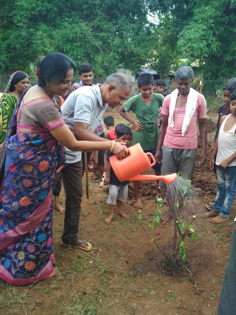 kiran_purandare's tweet photo. Inauguration of the first nursery constructed under Nisarga-vedh trust. We wish to become self dependent in each and every aspect of life, including nature conservation. And now we have a nursery. Let’s keep going. 
#trees #natureconservation #nursery  #Selfdependant #people https://t.co/wdO6EotZoS