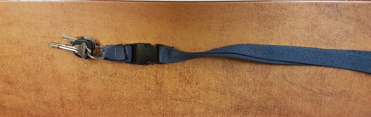 SouthSimcoePS's tweet photo. DID YOU LOSE YOUR KEYS? These keys were found in #Bradford and we'd like to return them to their owner. Call us if they belong to you. #lostandfound #keys #lostkeys #missingkeys https://t.co/tkFArv9lzm