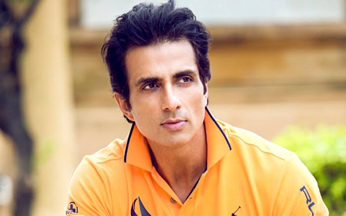 Somireddycm's tweet photo. .@SonuSood నేనైతే ఇక మిమ్మల్ని విలన్ గా చూడలేను.సినిమాల్లో మీరు హీరో పాత్ర వేయాల్సిందే.టాటా,మహీంద్ర,ఇన్ఫోసిస్ వంటి సంస్థల దాతృత్వాలు చూశాం.ఒక వ్యక్తికి ఇంత పెద్ద హృదయం ఉంటుందని ఊహించలేదు.వలస కూలీలకు సాయం, మదనపల్లి రైతుకు ట్రాక్టర్,విద్యార్థులు స్వదేశం రావడంలో మీ చొరవ అభినందనీయం https://t.co/Tbek17T6D1