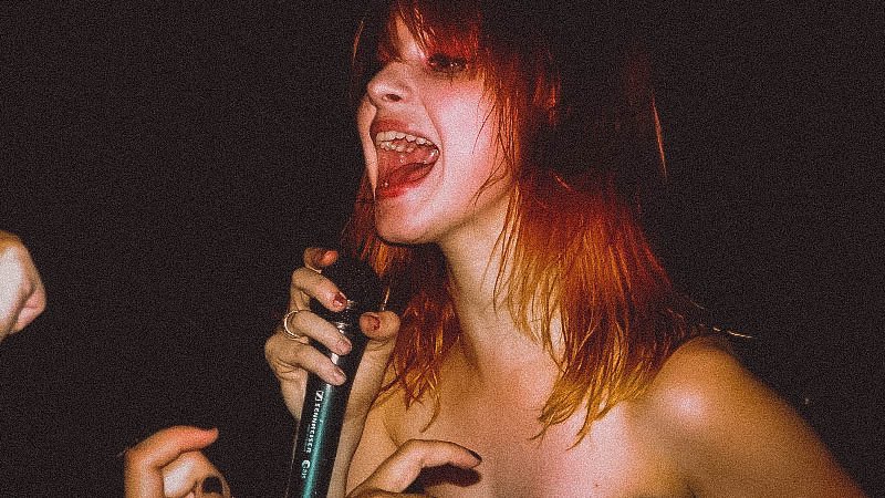 tiffchacon's tweet photo. Happy 15 years #awkif; can’t believe @yelyahwilliams wore the actual Emergency dress. This was me trying to be slick with my camera. Circa 2005/2006 wow o wow. Love you Hayley frfr #AllWeKnowIsFalling https://t.co/oCOVceCFia